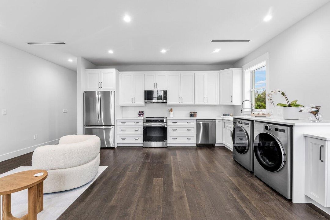 For Sale: $5,700,000 (4 beds, 2 baths, 4954 Square Feet)