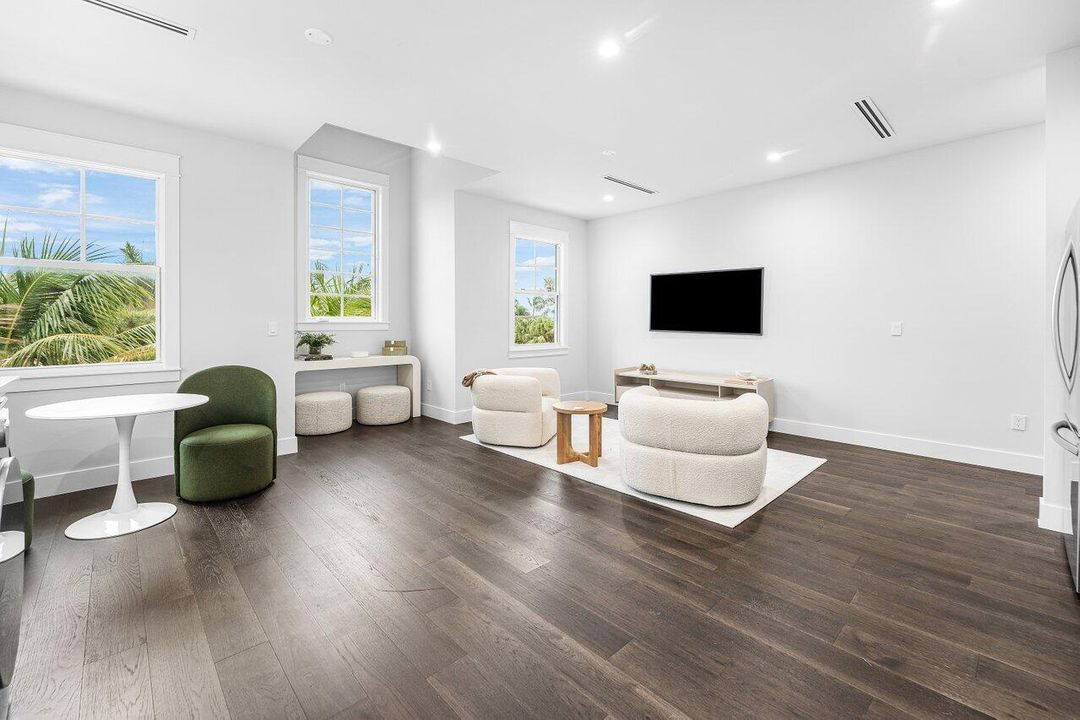 For Sale: $5,700,000 (4 beds, 2 baths, 4954 Square Feet)