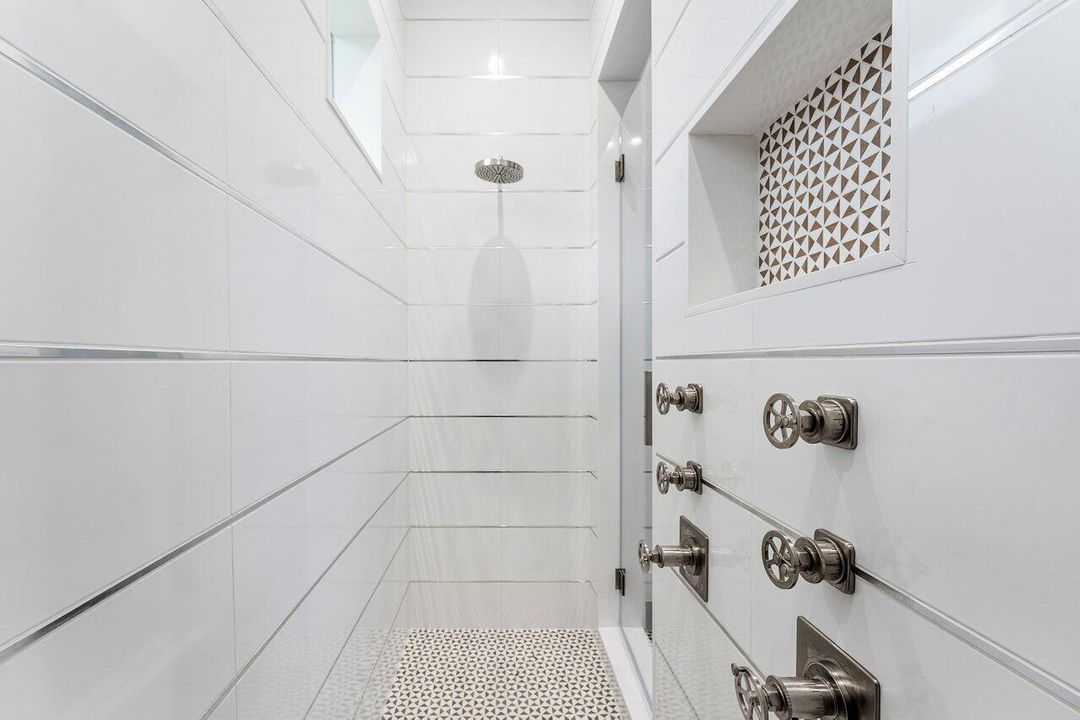 For Sale: $5,700,000 (4 beds, 2 baths, 4954 Square Feet)