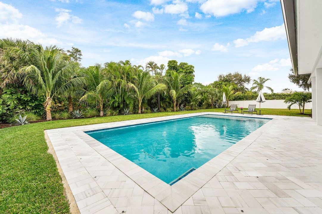 For Sale: $5,700,000 (4 beds, 2 baths, 4954 Square Feet)