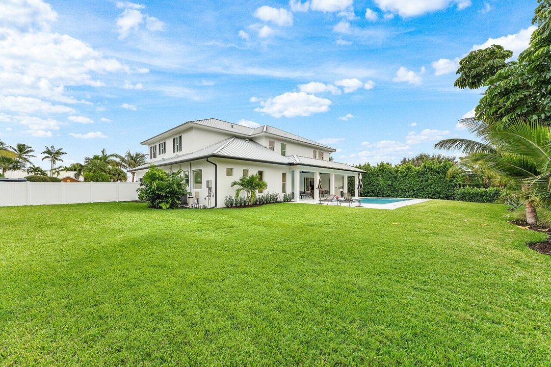 For Sale: $5,700,000 (4 beds, 2 baths, 4954 Square Feet)