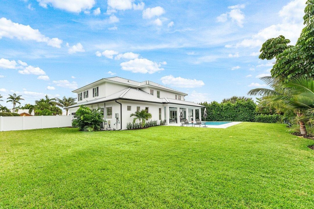 For Sale: $5,700,000 (4 beds, 2 baths, 4954 Square Feet)