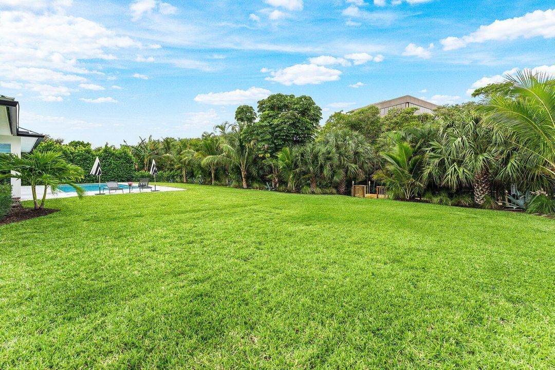 For Sale: $5,700,000 (4 beds, 2 baths, 4954 Square Feet)