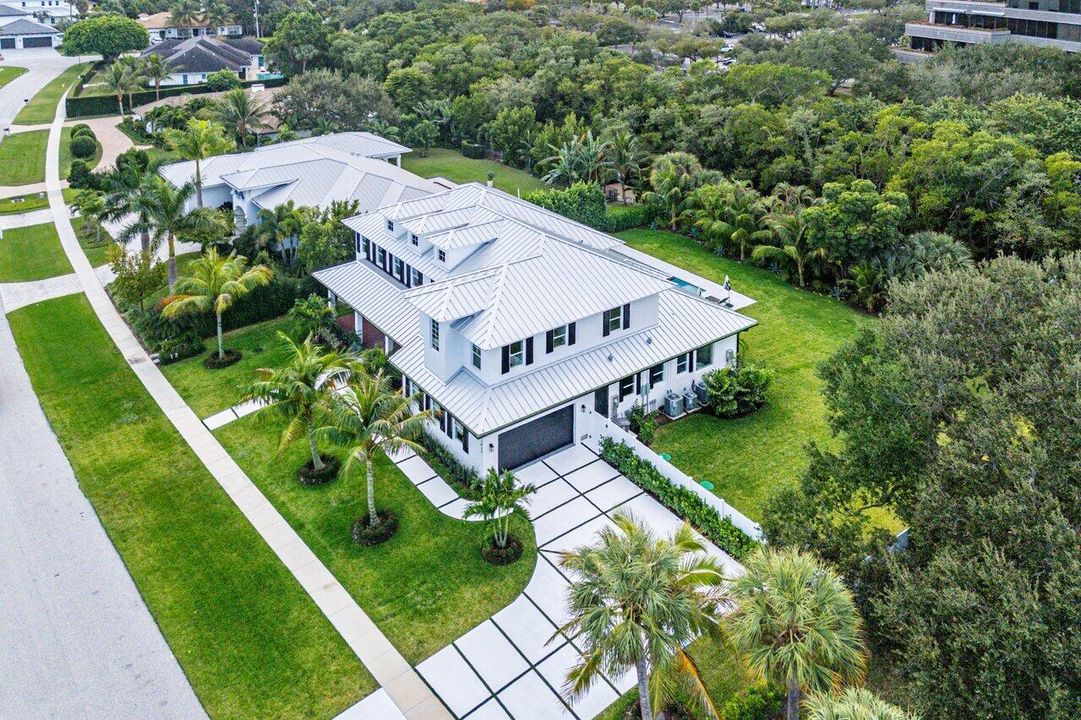 For Sale: $5,700,000 (4 beds, 2 baths, 4954 Square Feet)