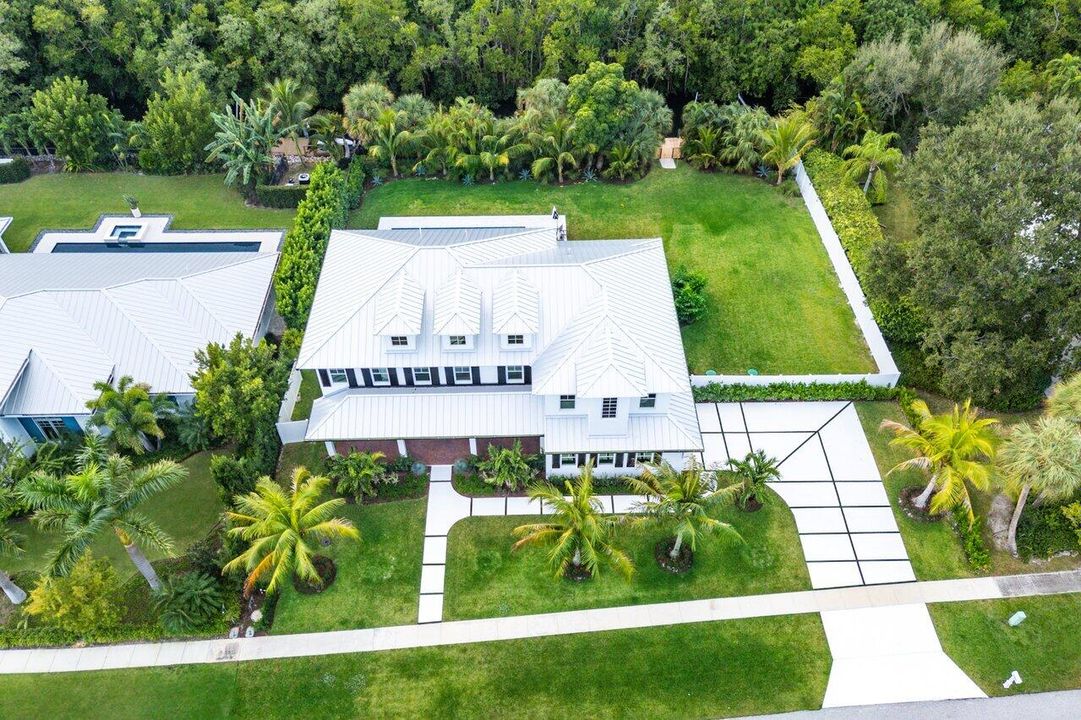 For Sale: $5,700,000 (4 beds, 2 baths, 4954 Square Feet)