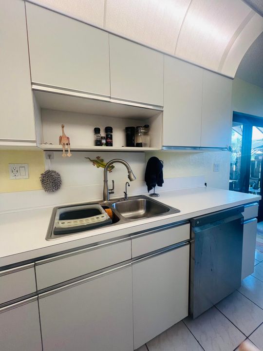 В аренду: $2,000 (2 спален, 2 ванн, 1160 Квадратных фут)