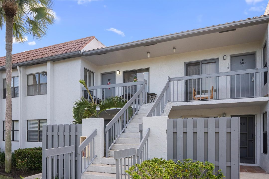 На продажу: $318,000 (2 спален, 2 ванн, 899 Квадратных фут)