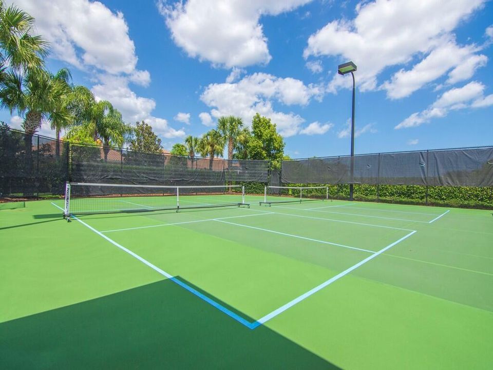 For Sale: $579,000 (3 beds, 2 baths, 2018 Square Feet)