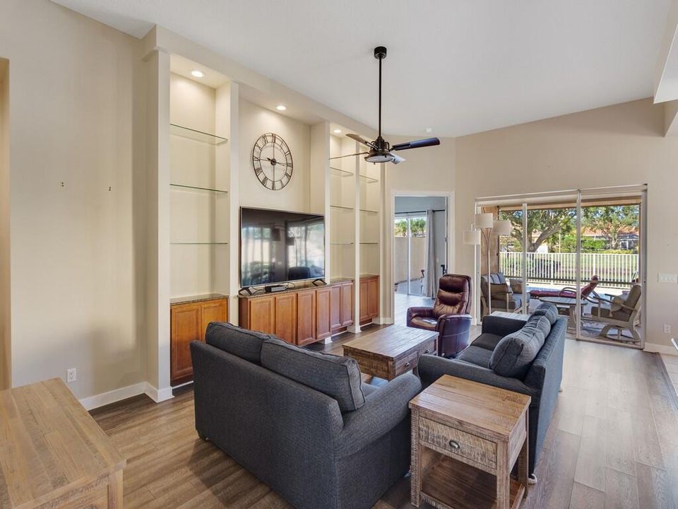 For Sale: $579,000 (3 beds, 2 baths, 2018 Square Feet)