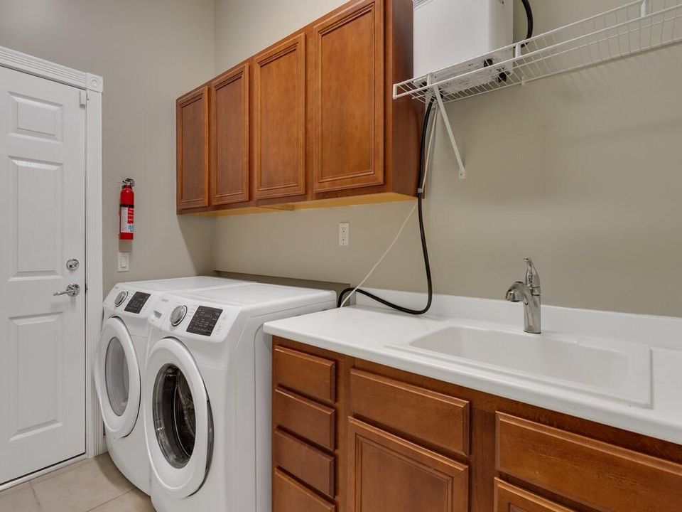 For Sale: $579,000 (3 beds, 2 baths, 2018 Square Feet)