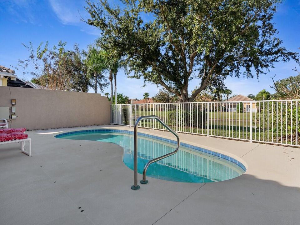 For Sale: $579,000 (3 beds, 2 baths, 2018 Square Feet)