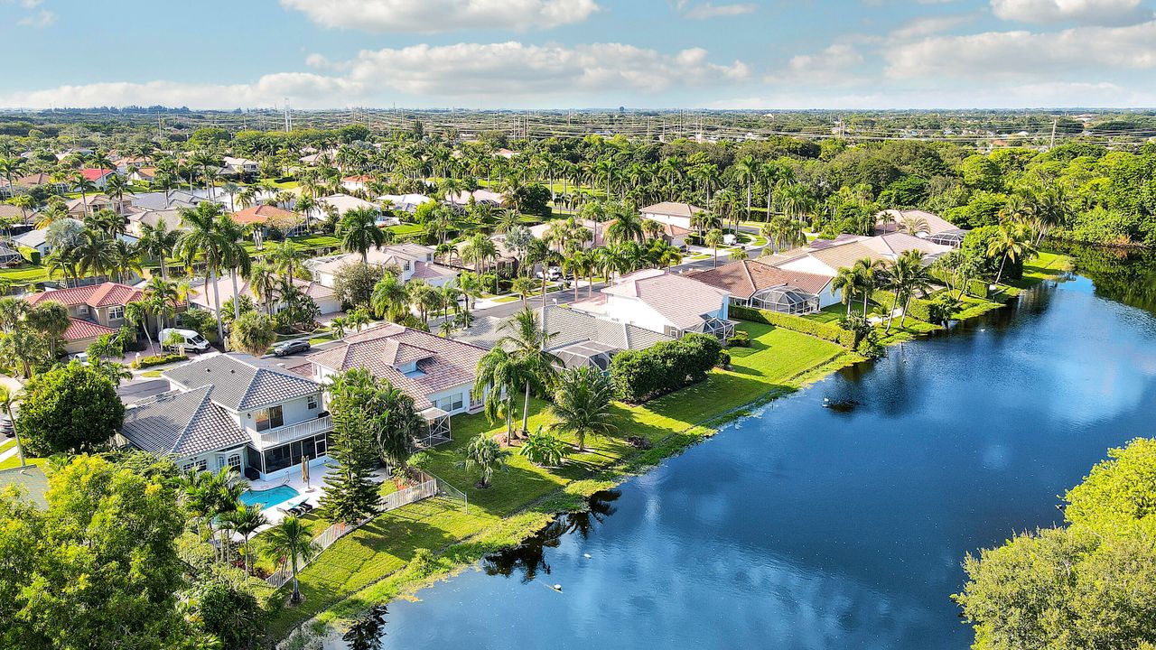 En Venta: $769,000 (4 camas, 3 baños, 2605 Pies cuadrados)