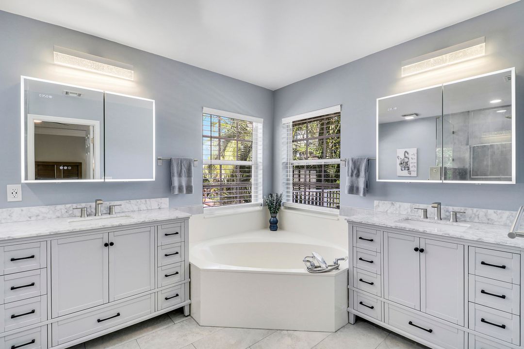 En Venta: $769,000 (4 camas, 3 baños, 2605 Pies cuadrados)