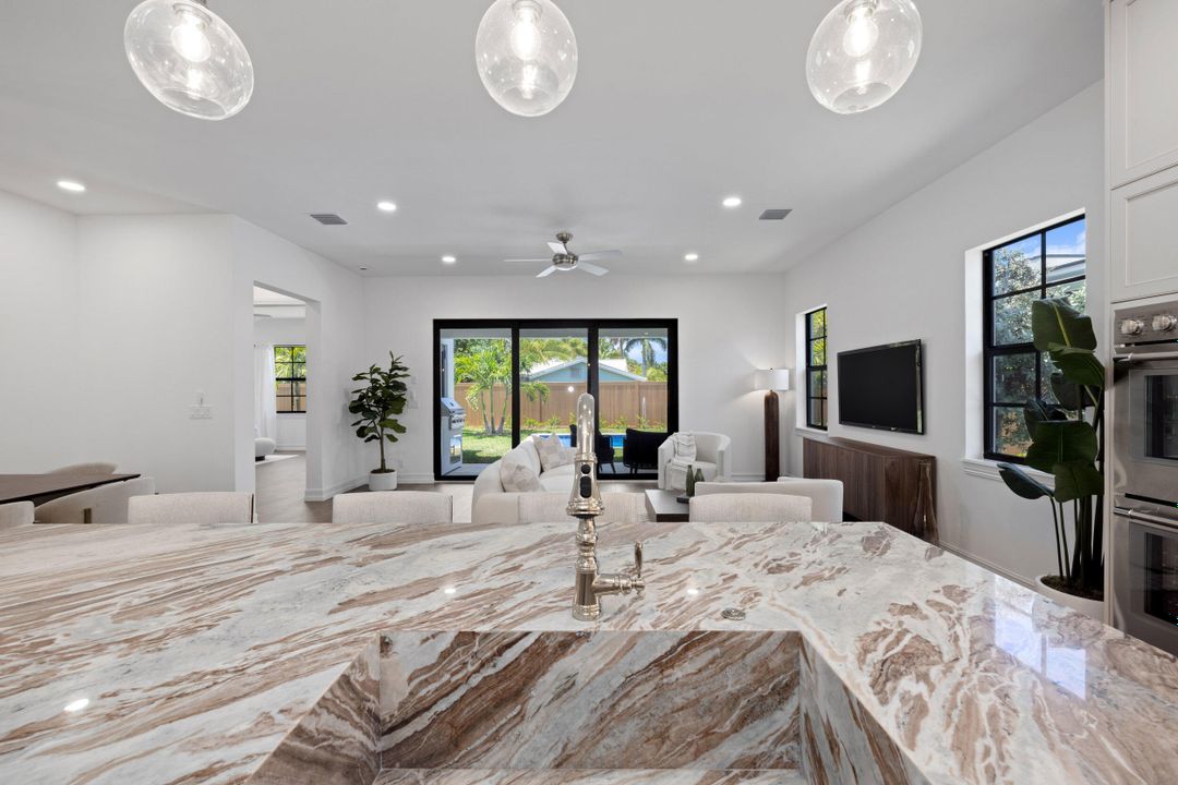 For Sale: $2,995,000 (4 beds, 3 baths, 3496 Square Feet)