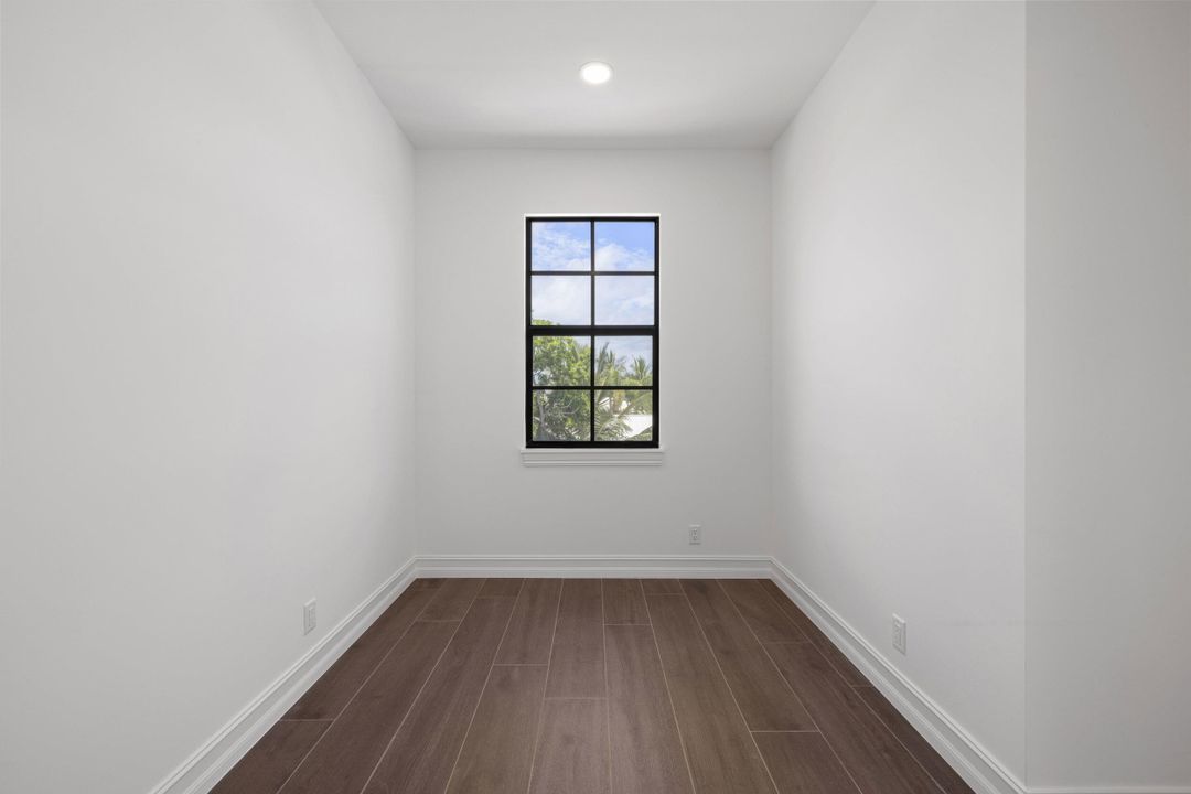 For Sale: $2,995,000 (4 beds, 3 baths, 3496 Square Feet)