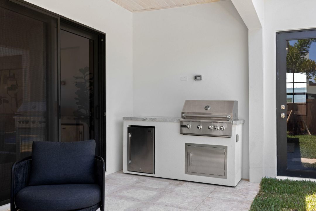 For Sale: $2,995,000 (4 beds, 3 baths, 3496 Square Feet)