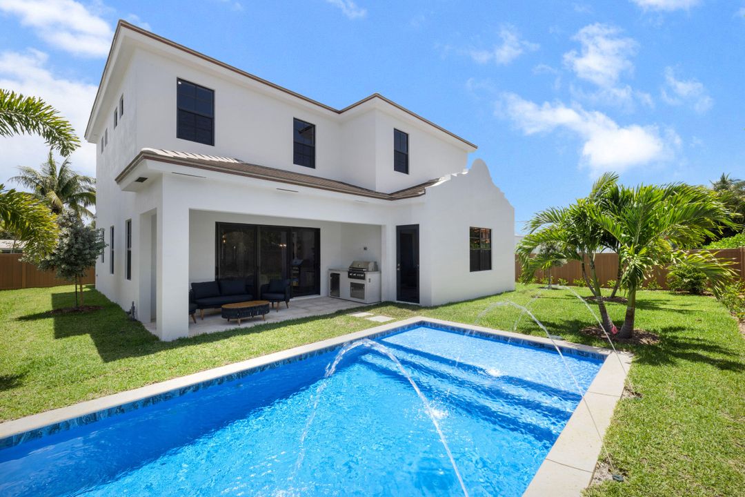 For Sale: $2,995,000 (4 beds, 3 baths, 3496 Square Feet)