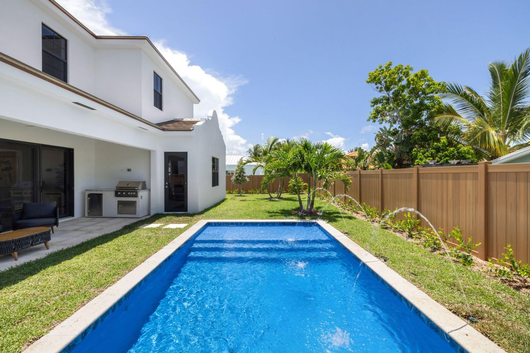 For Sale: $2,995,000 (4 beds, 3 baths, 3496 Square Feet)