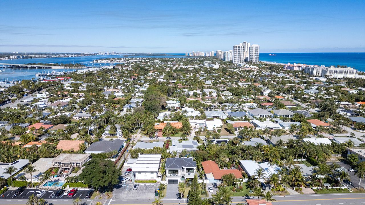 For Sale: $2,995,000 (4 beds, 3 baths, 3496 Square Feet)