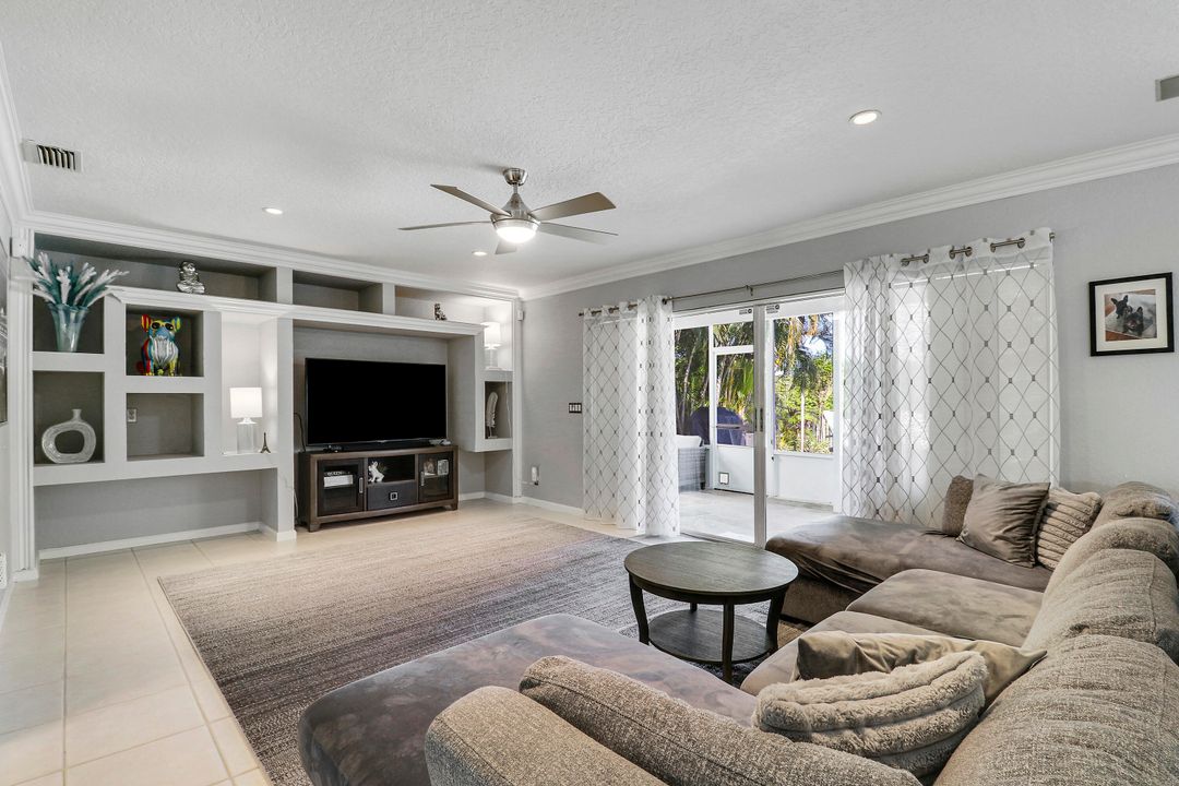 En Venta: $769,000 (4 camas, 3 baños, 2605 Pies cuadrados)