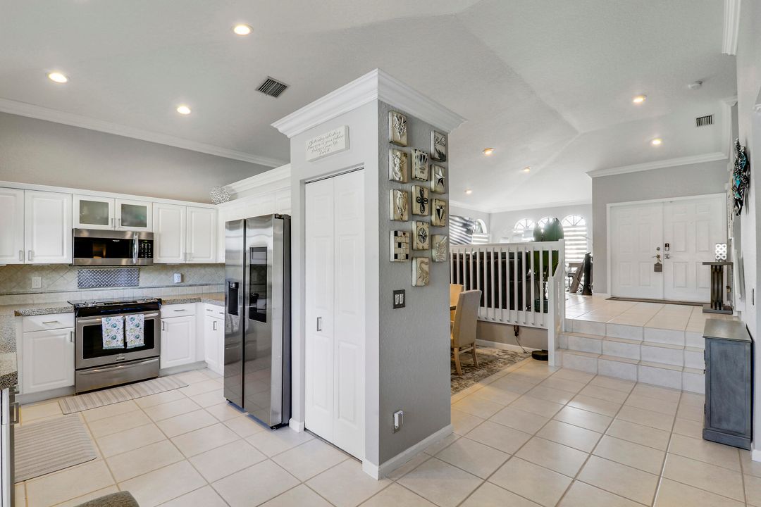 En Venta: $769,000 (4 camas, 3 baños, 2605 Pies cuadrados)