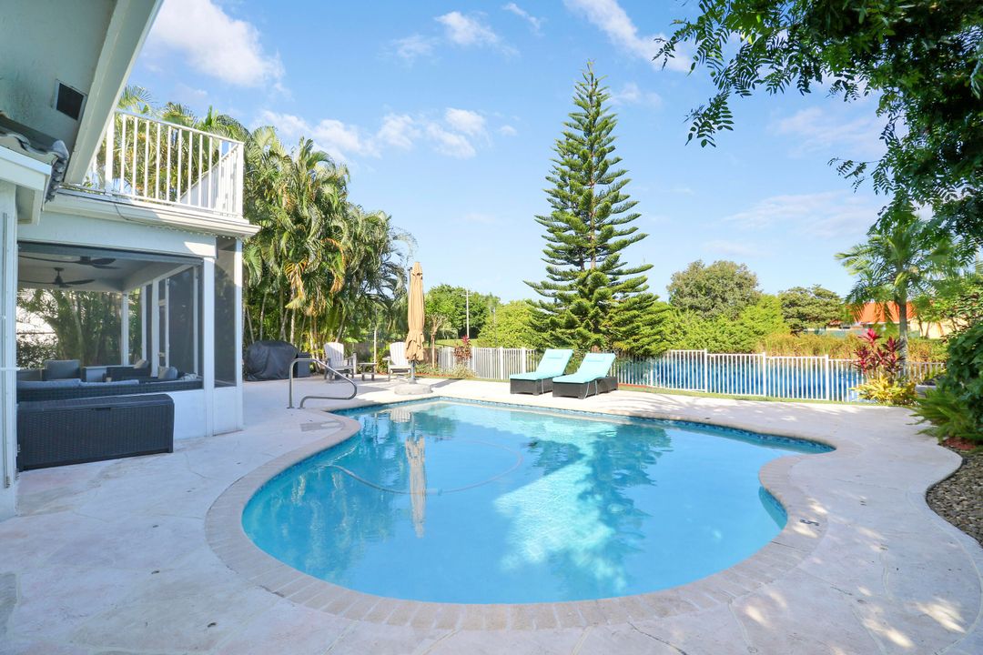 En Venta: $769,000 (4 camas, 3 baños, 2605 Pies cuadrados)