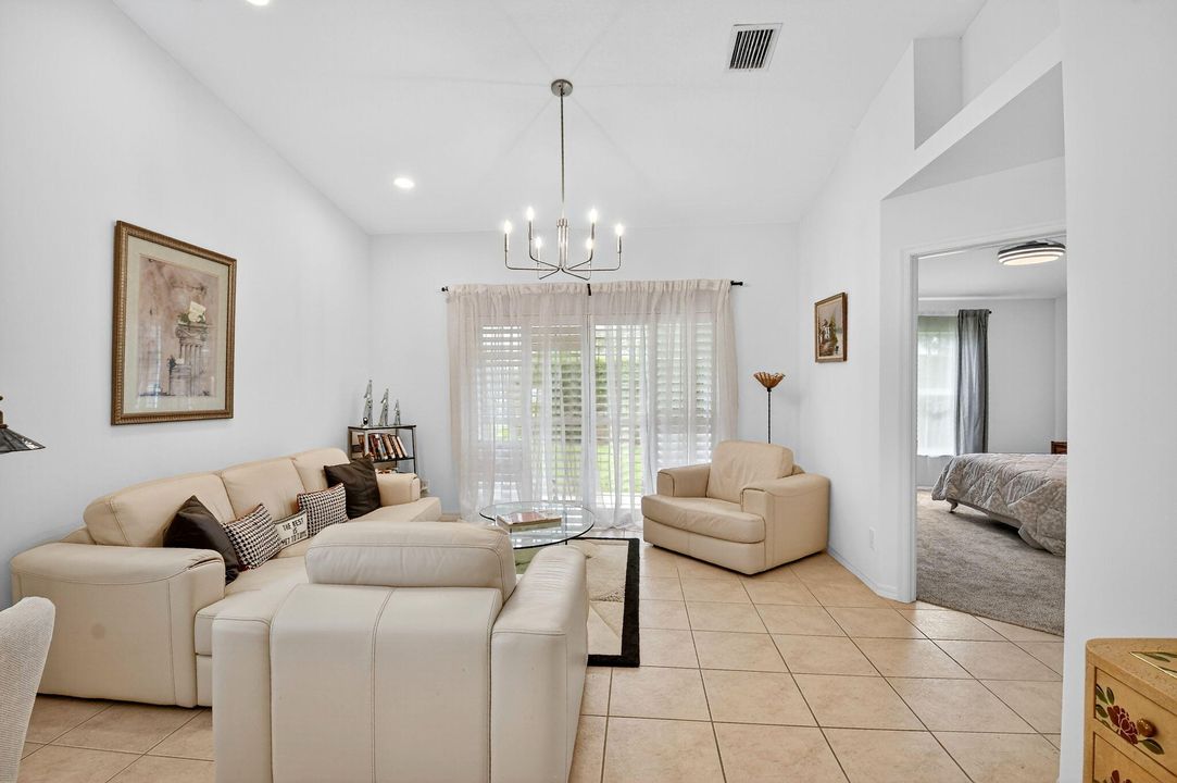 For Sale: $389,000 (3 beds, 2 baths, 1497 Square Feet)