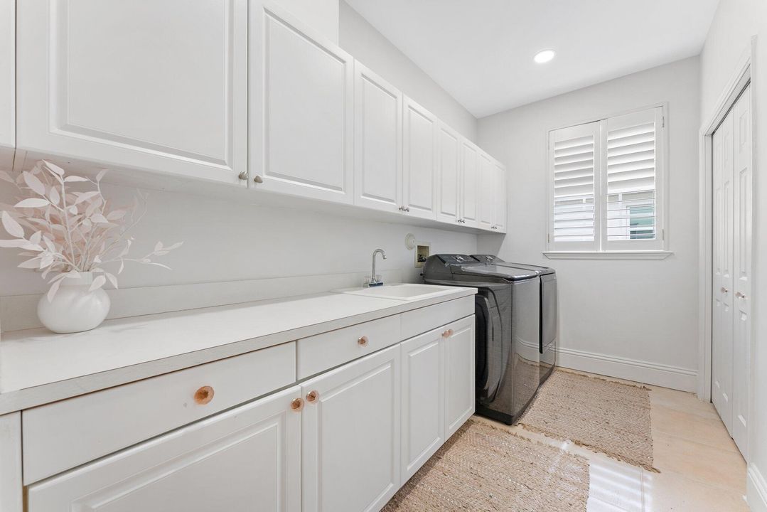 На продажу: $2,250,000 (6 спален, 4 ванн, 4033 Квадратных фут)