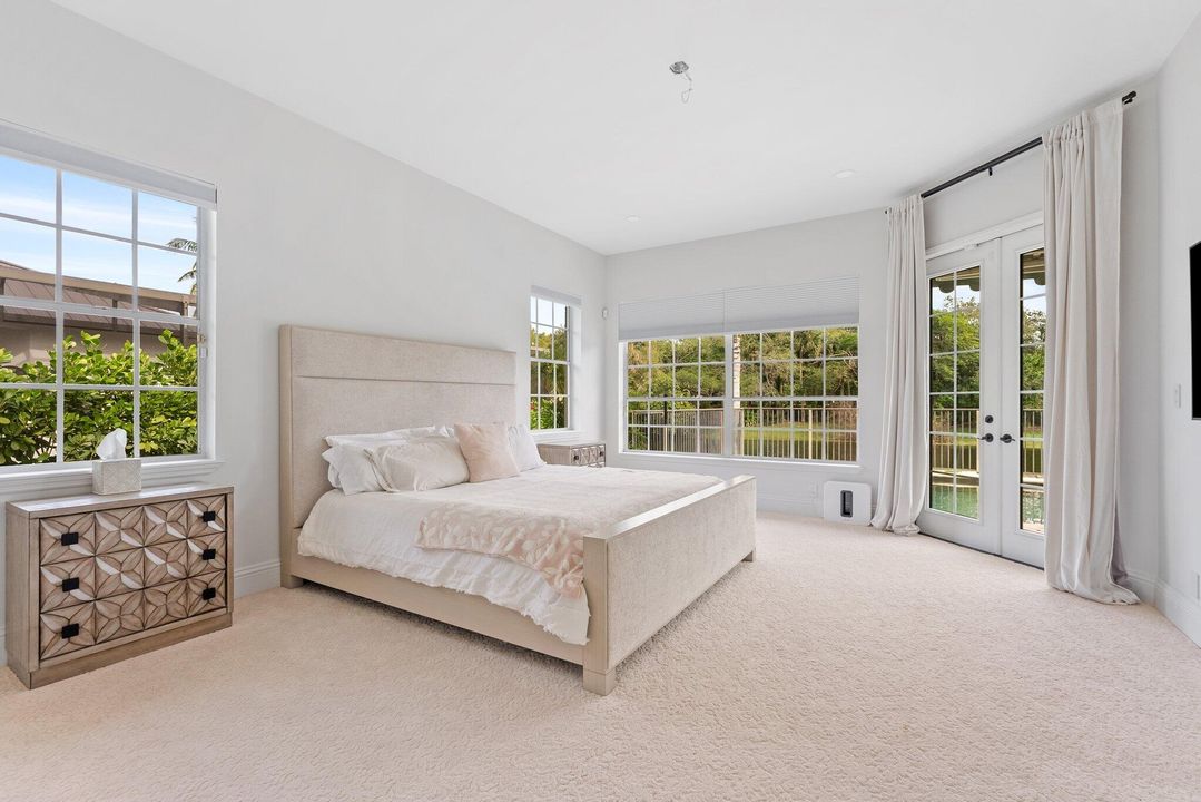 На продажу: $2,250,000 (6 спален, 4 ванн, 4033 Квадратных фут)