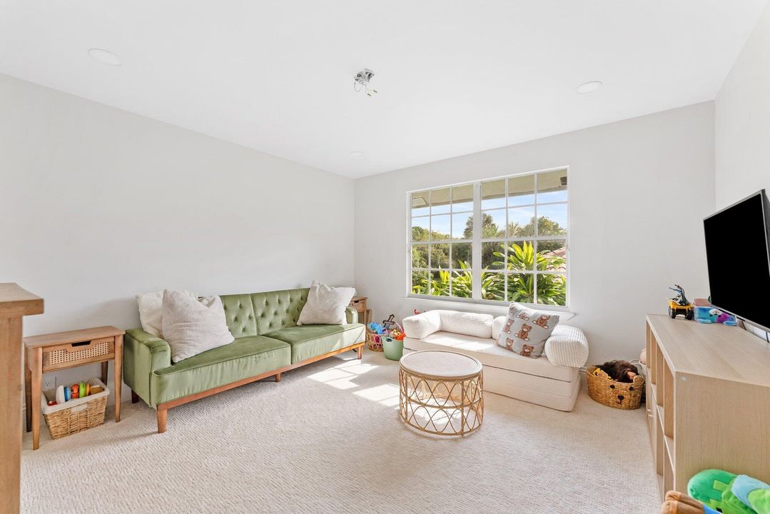 На продажу: $2,250,000 (6 спален, 4 ванн, 4033 Квадратных фут)