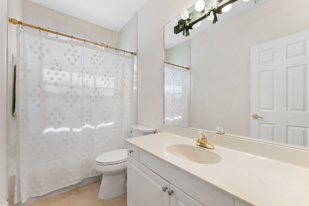 На продажу: $2,250,000 (6 спален, 4 ванн, 4033 Квадратных фут)