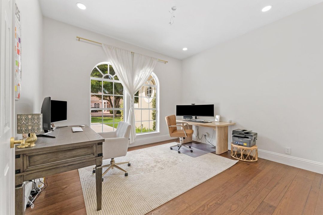 На продажу: $2,250,000 (6 спален, 4 ванн, 4033 Квадратных фут)