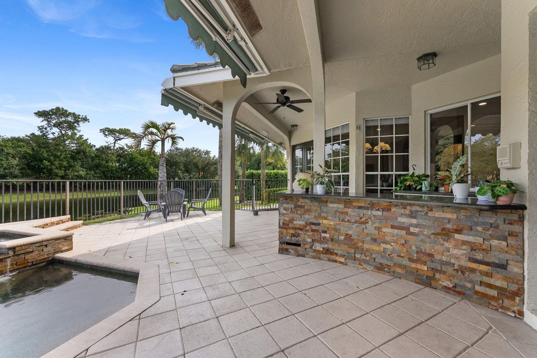 На продажу: $2,250,000 (6 спален, 4 ванн, 4033 Квадратных фут)