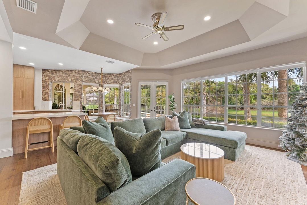 На продажу: $2,250,000 (6 спален, 4 ванн, 4033 Квадратных фут)