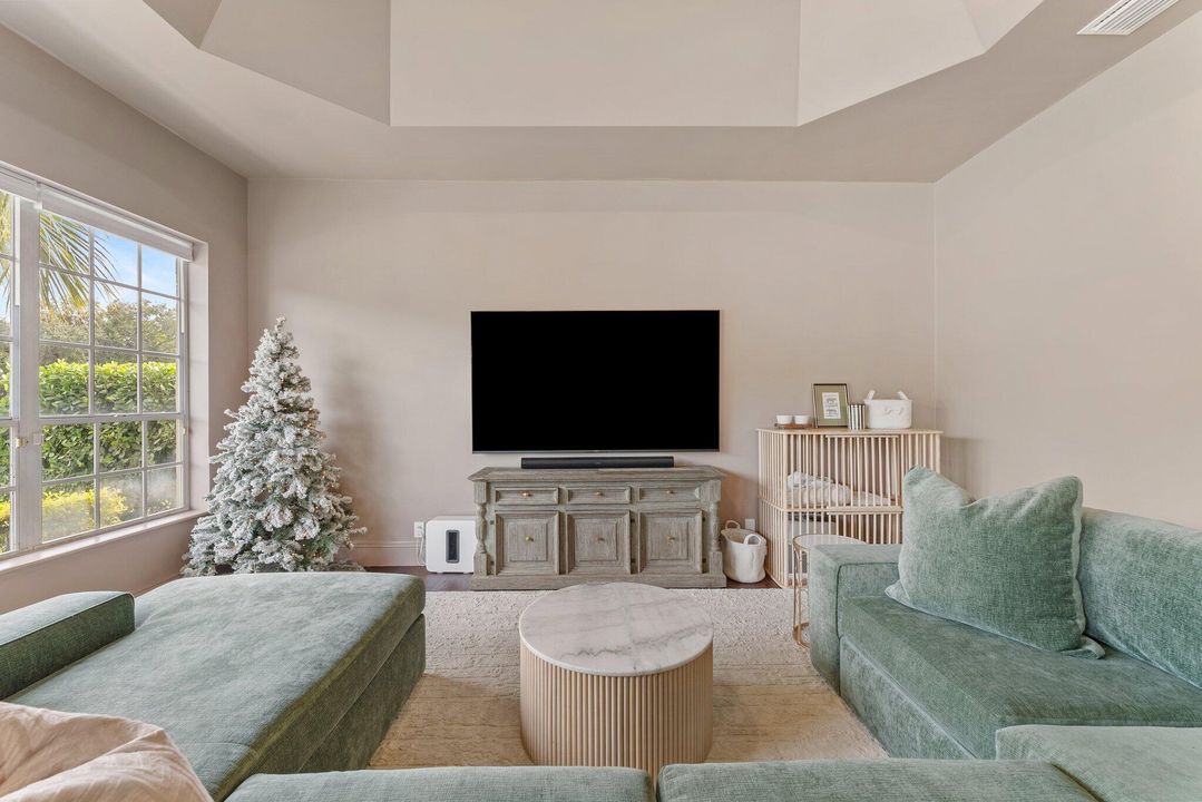 На продажу: $2,250,000 (6 спален, 4 ванн, 4033 Квадратных фут)