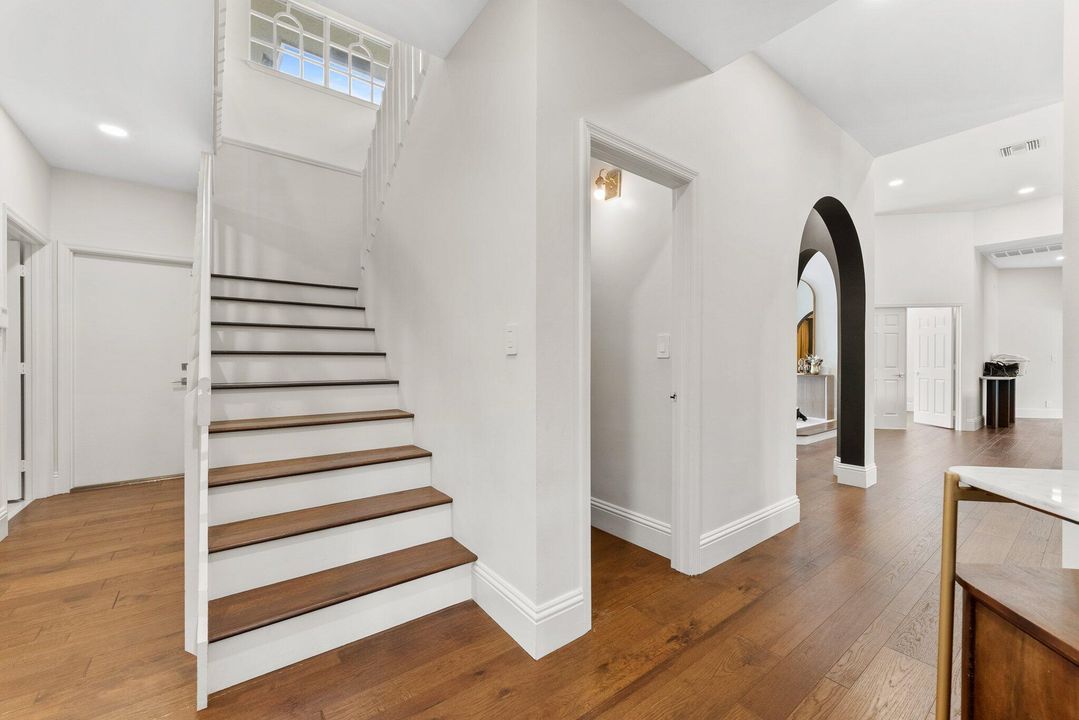 На продажу: $2,250,000 (6 спален, 4 ванн, 4033 Квадратных фут)