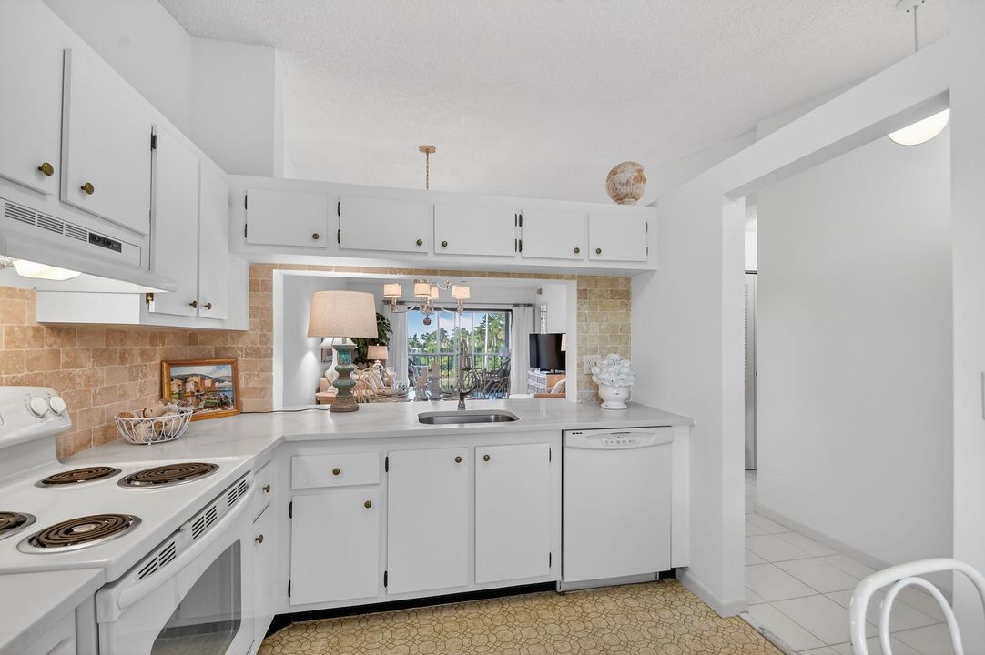 En Venta: $169,900 (2 camas, 2 baños, 954 Pies cuadrados)