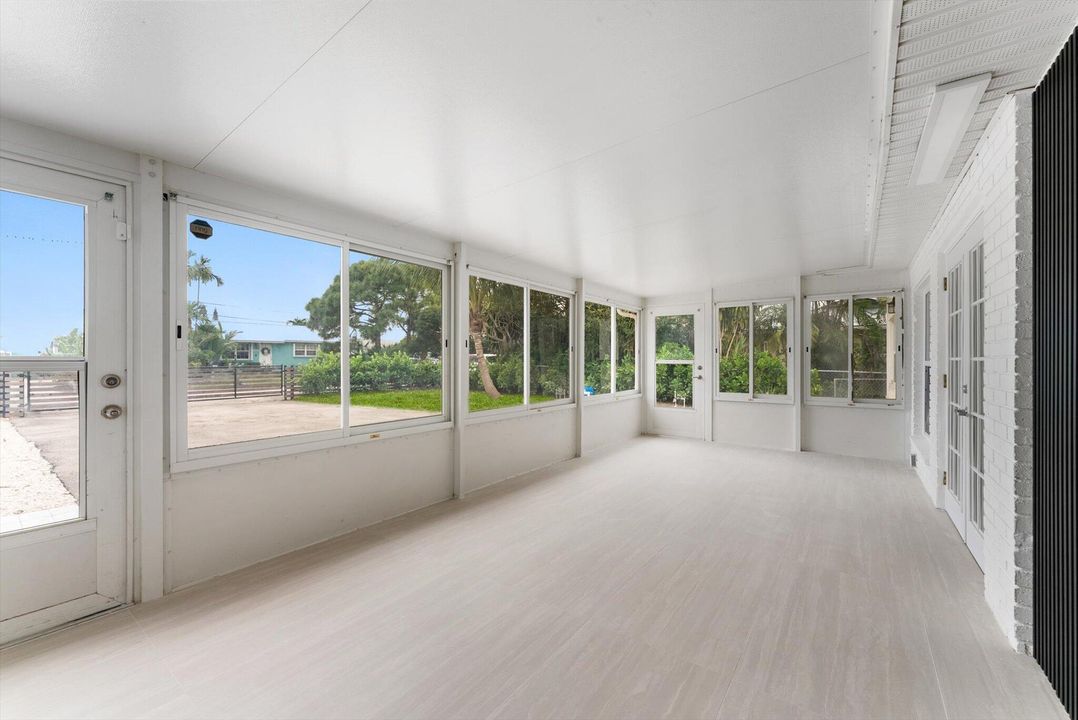 For Sale: $650,000 (4 beds, 2 baths, 1308 Square Feet)