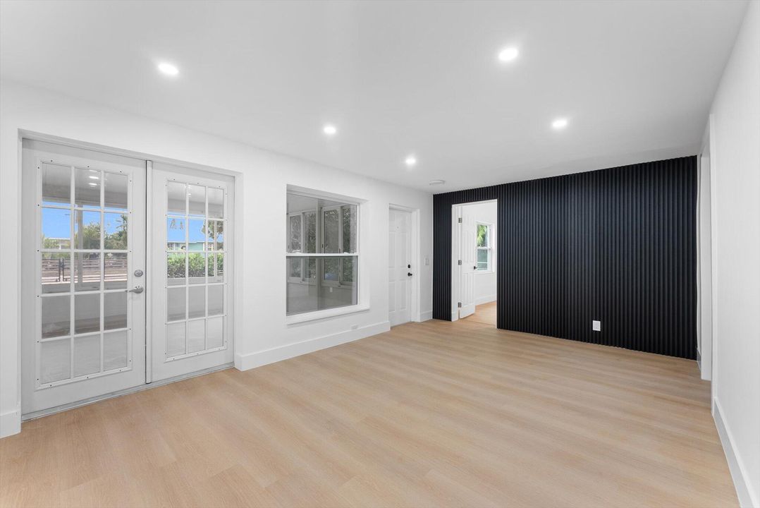 For Sale: $650,000 (4 beds, 2 baths, 1308 Square Feet)