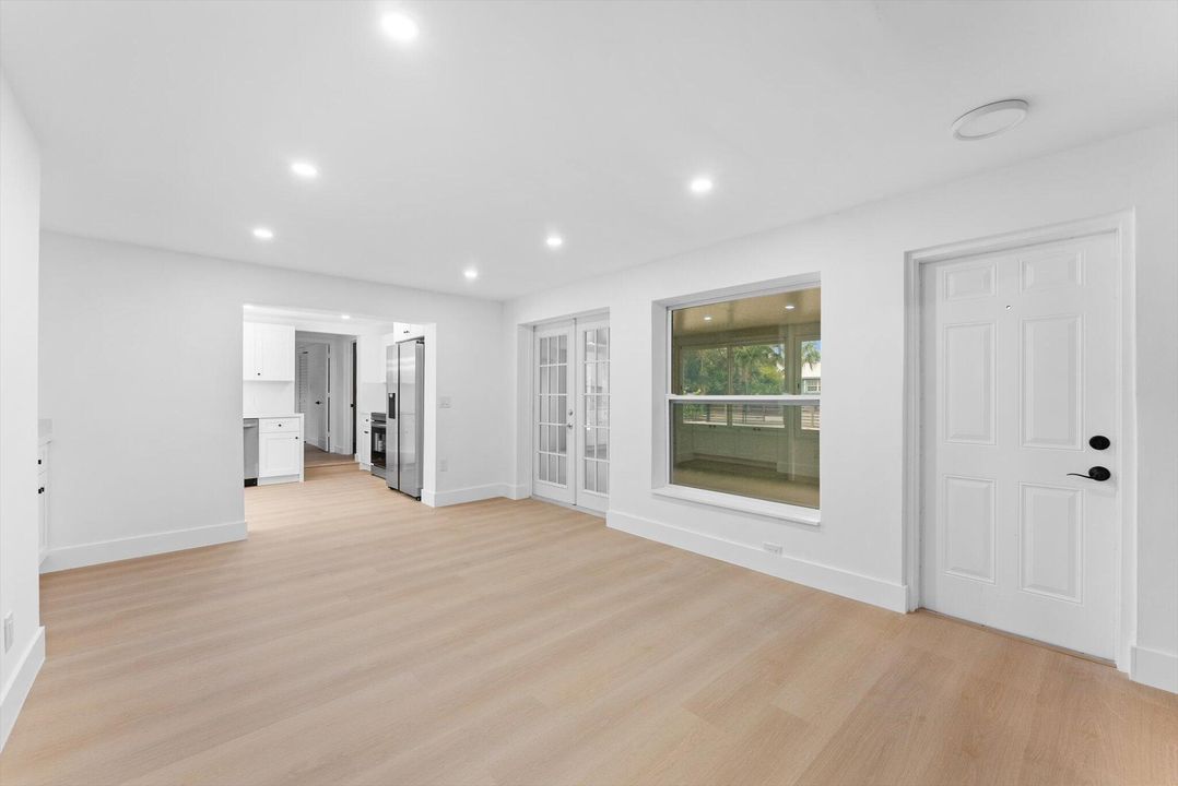 For Sale: $650,000 (4 beds, 2 baths, 1308 Square Feet)