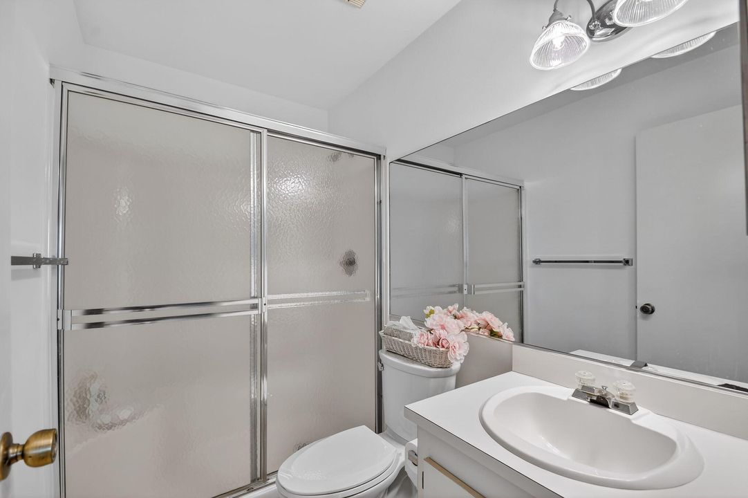 En Venta: $169,900 (2 camas, 2 baños, 954 Pies cuadrados)