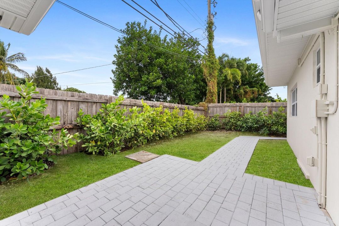 For Sale: $650,000 (4 beds, 2 baths, 1308 Square Feet)