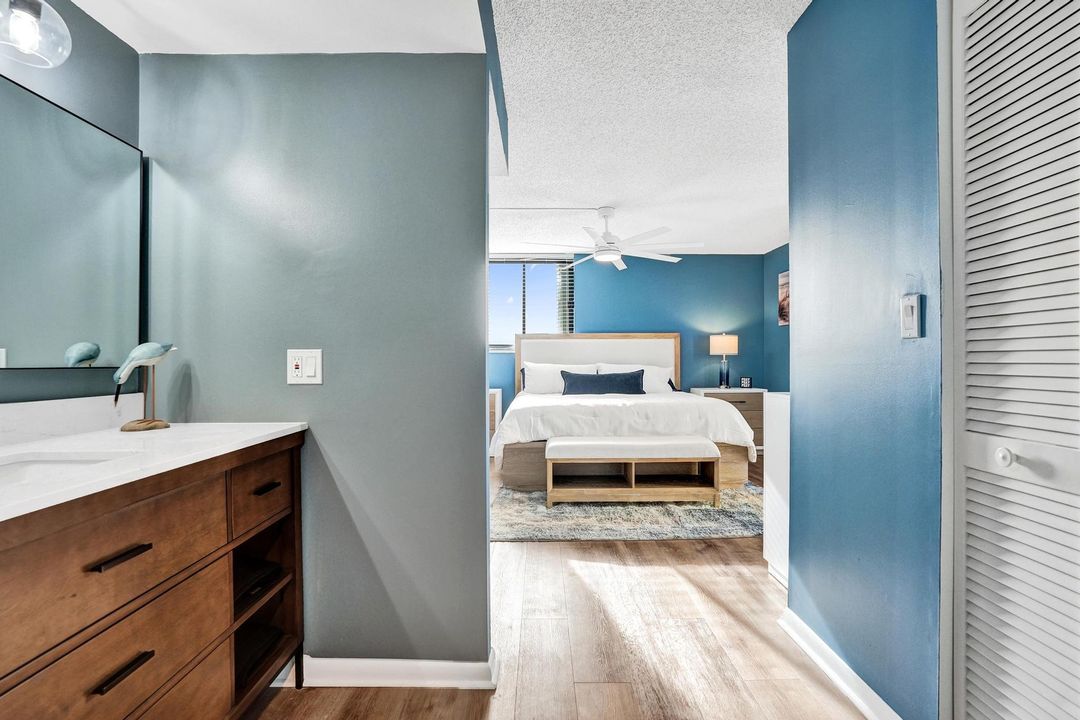 For Rent: $5,500 (2 beds, 2 baths, 1270 Square Feet)