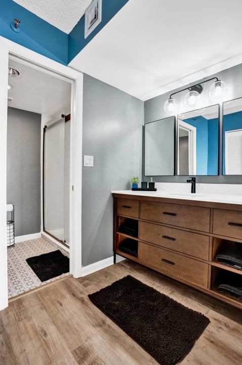 For Rent: $5,500 (2 beds, 2 baths, 1270 Square Feet)