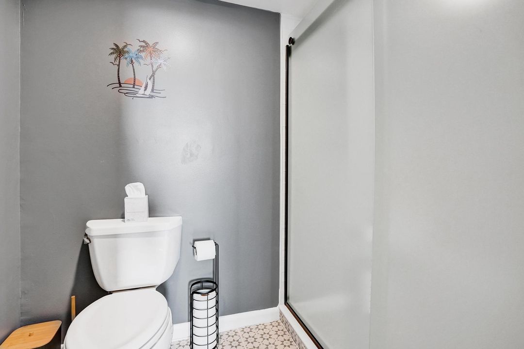 For Rent: $5,500 (2 beds, 2 baths, 1270 Square Feet)