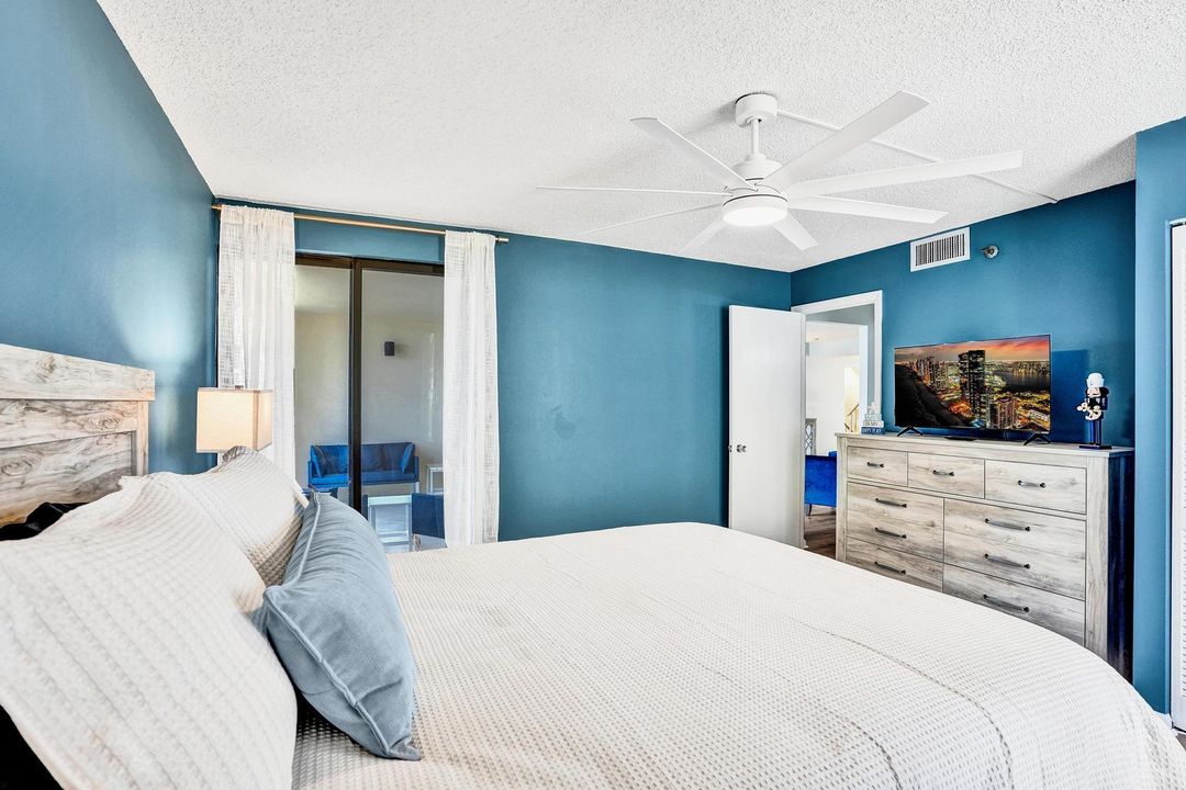 For Rent: $5,500 (2 beds, 2 baths, 1270 Square Feet)