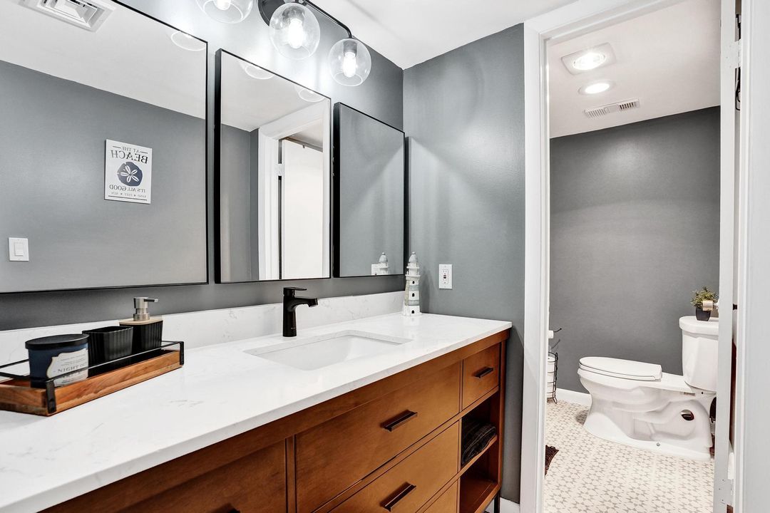 For Rent: $5,500 (2 beds, 2 baths, 1270 Square Feet)