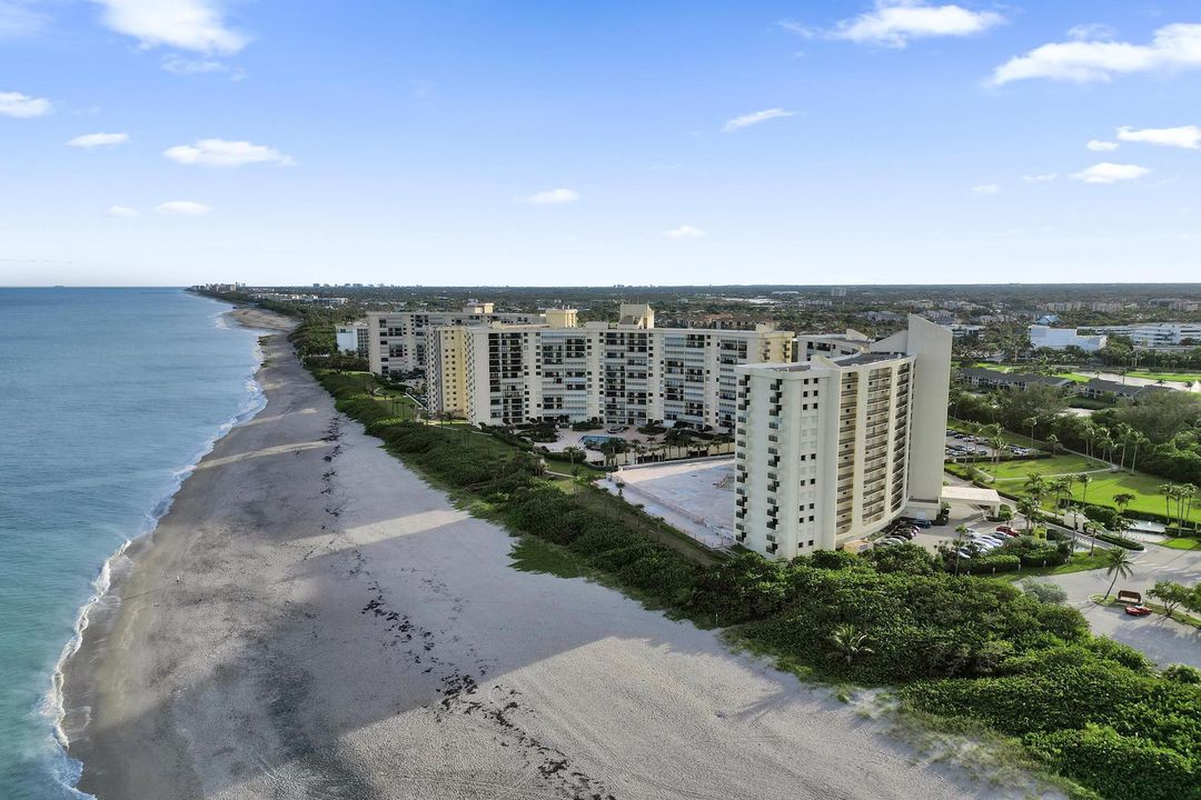 For Rent: $5,500 (2 beds, 2 baths, 1270 Square Feet)