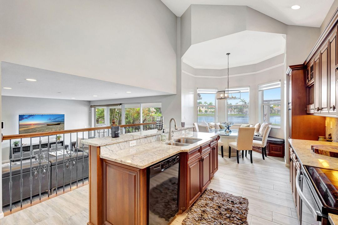 出租: $5,200 (3 贝兹, 3 浴室, 3035 平方英尺)