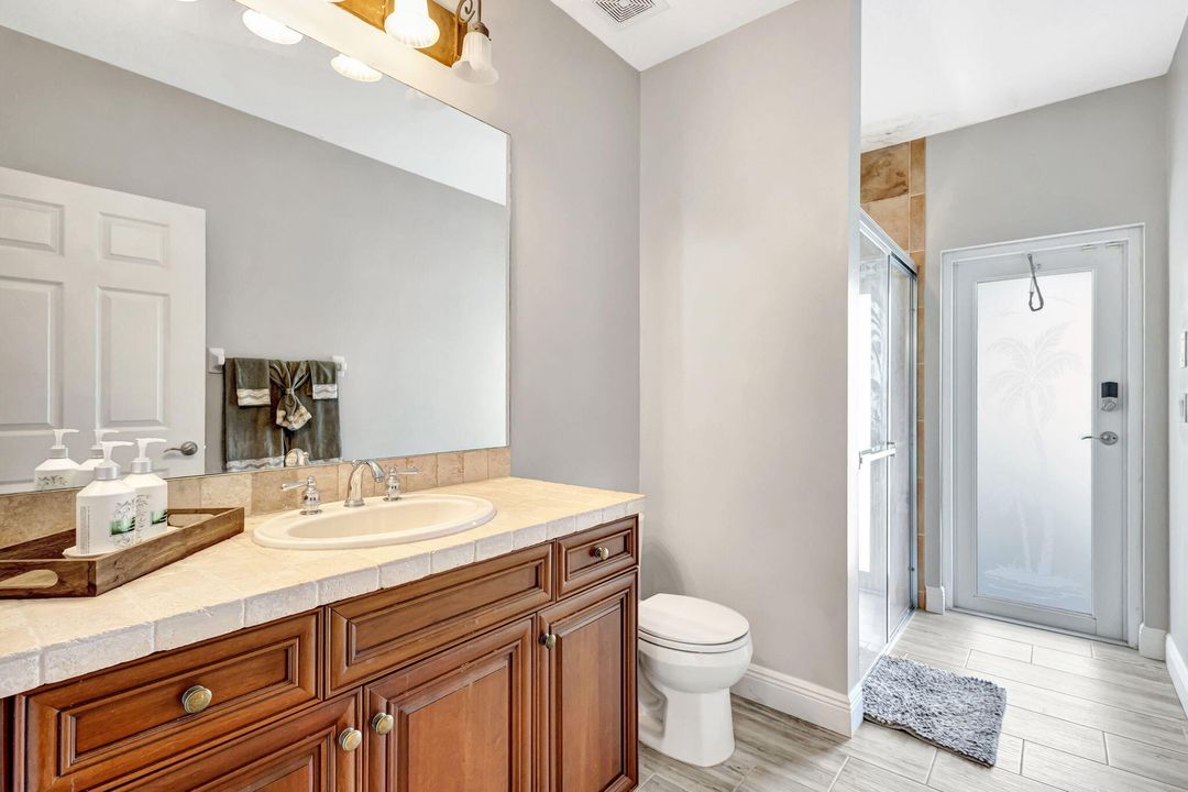 出租: $5,200 (3 贝兹, 3 浴室, 3035 平方英尺)